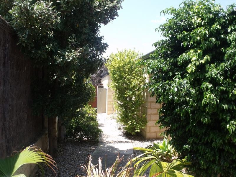 233 Santa Barbara Parade, Jindalee WA 6036