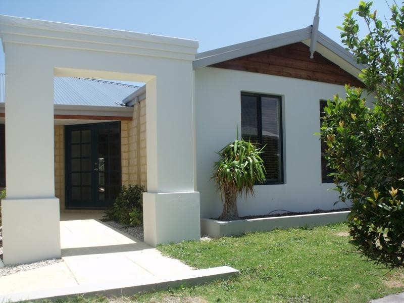 233 Santa Barbara Parade, Jindalee WA 6036