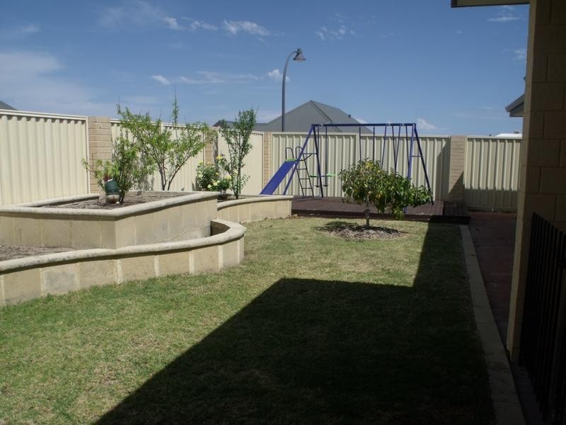 20 Brigantine Drive, Jindalee WA 6036