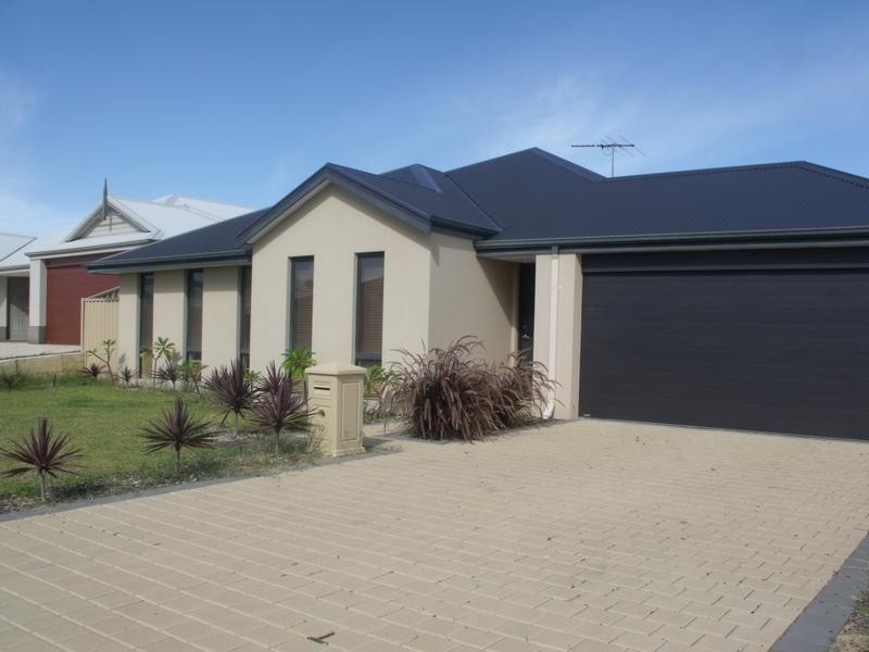 10 Beachwood Crescent, Butler WA 6036