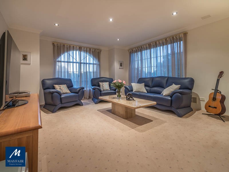 32 Royal Melbourne Avenue, Connolly WA 6027