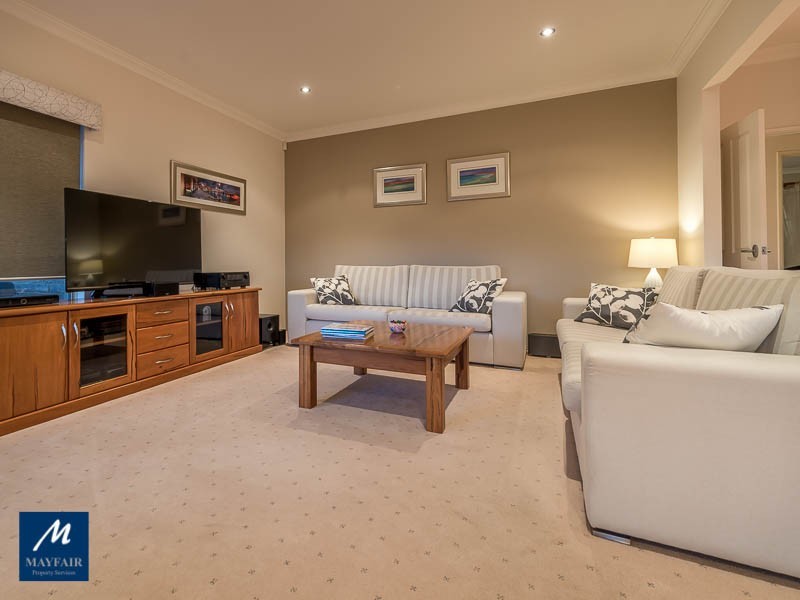 32 Royal Melbourne Avenue, Connolly WA 6027