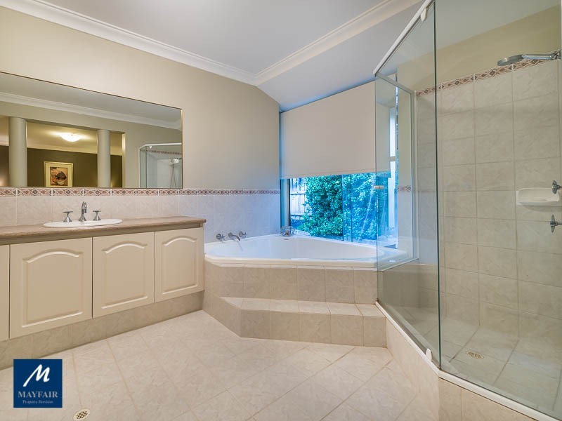 32 Royal Melbourne Avenue, Connolly WA 6027