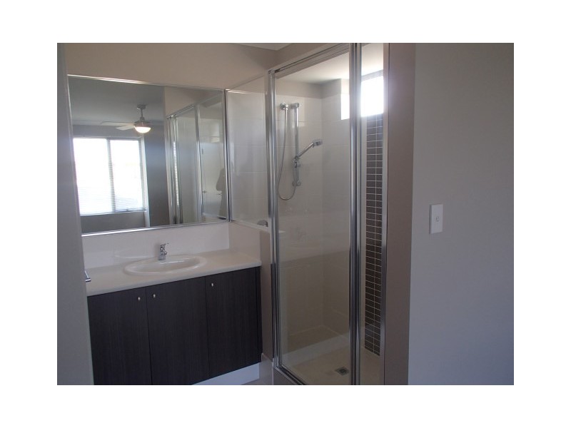 10 BOWLINE AVENUE, Alkimos WA 6038