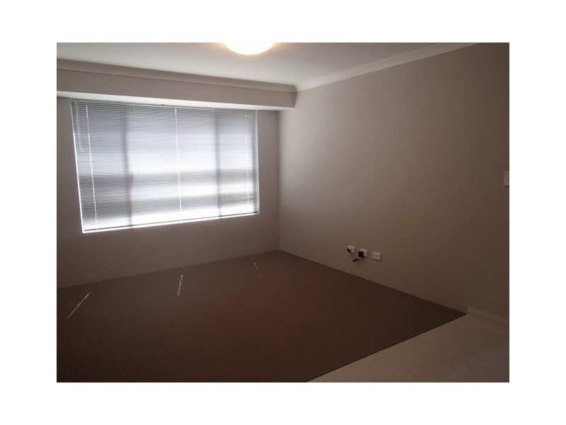 10 BOWLINE AVENUE, Alkimos WA 6038