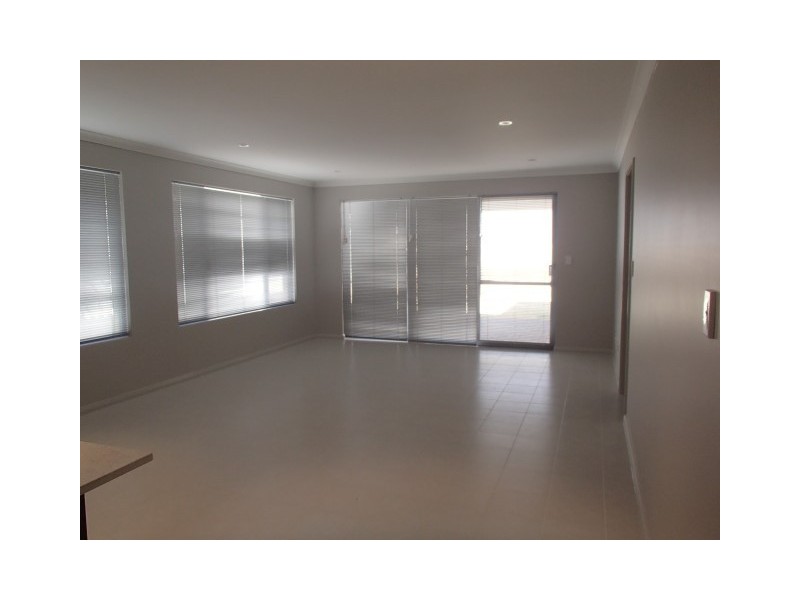 10 BOWLINE AVENUE, Alkimos WA 6038