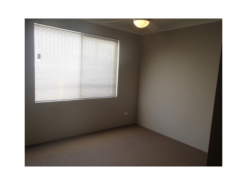 10 BOWLINE AVENUE, Alkimos WA 6038