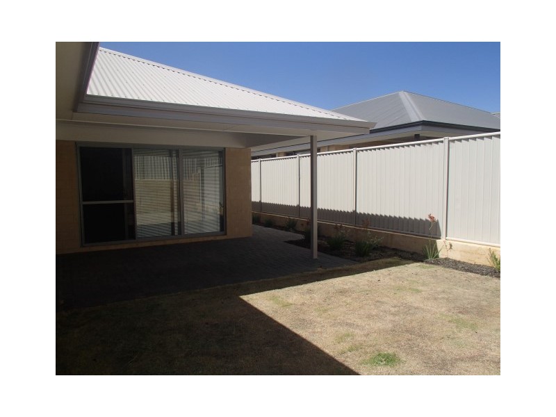 10 BOWLINE AVENUE, Alkimos WA 6038