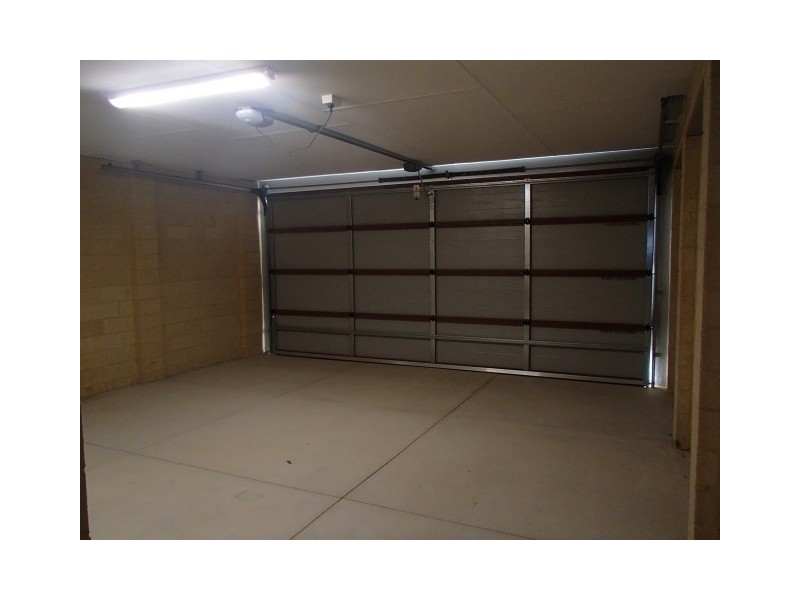 10 BOWLINE AVENUE, Alkimos WA 6038