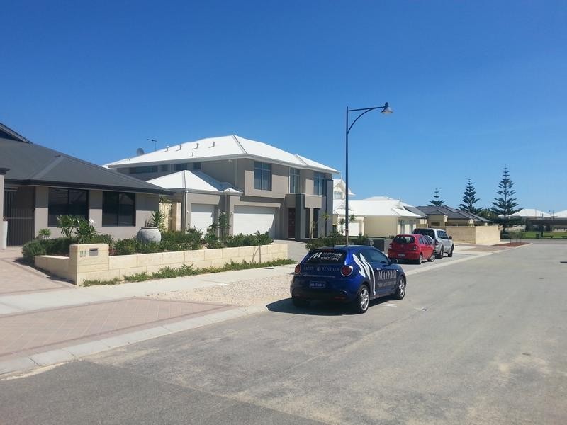 12 Dotterel Green, Jindalee WA 6036