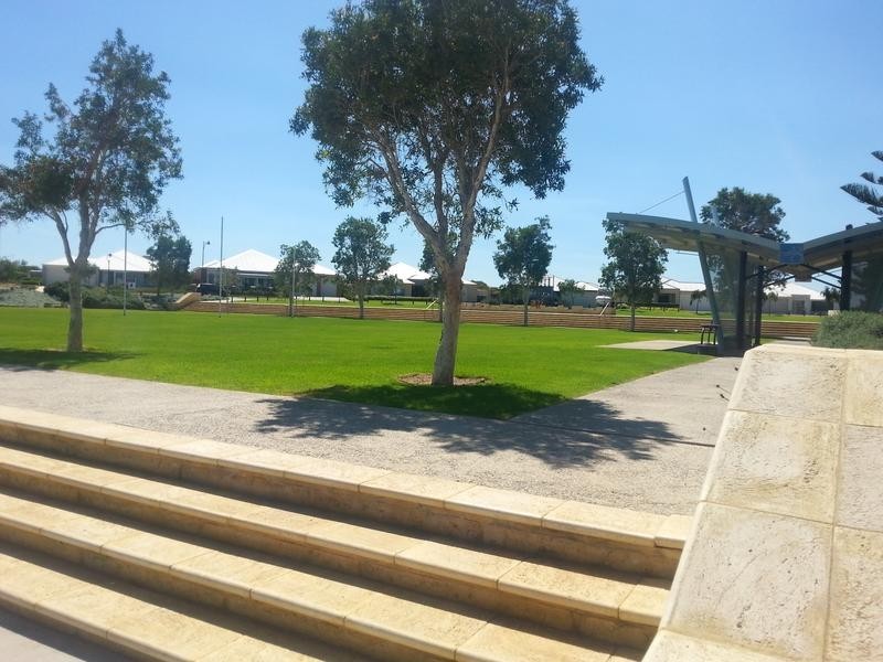 12 Dotterel Green, Jindalee WA 6036