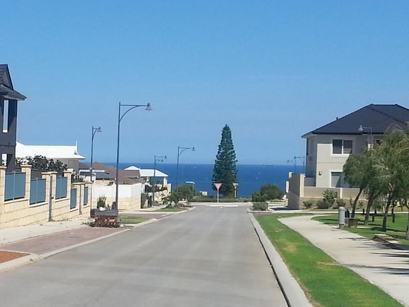 12 Dotterel Green, Jindalee WA 6036