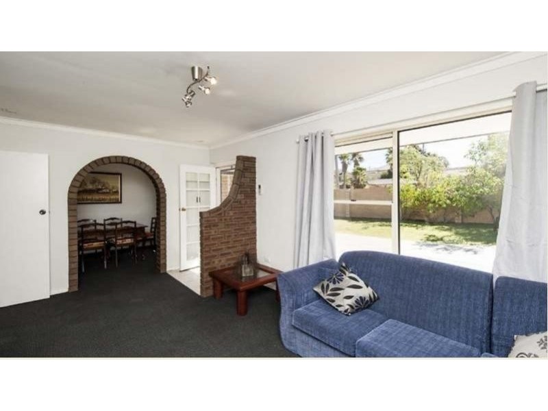 6 Cook Avenue, Hillarys WA 6025