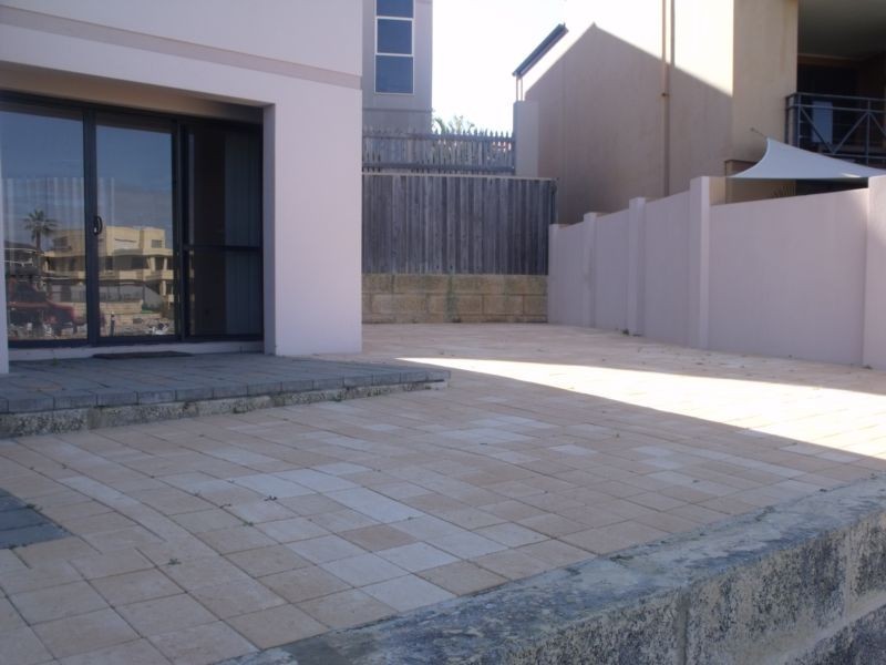 21 Rosslare Promenade, Mindarie WA 6030