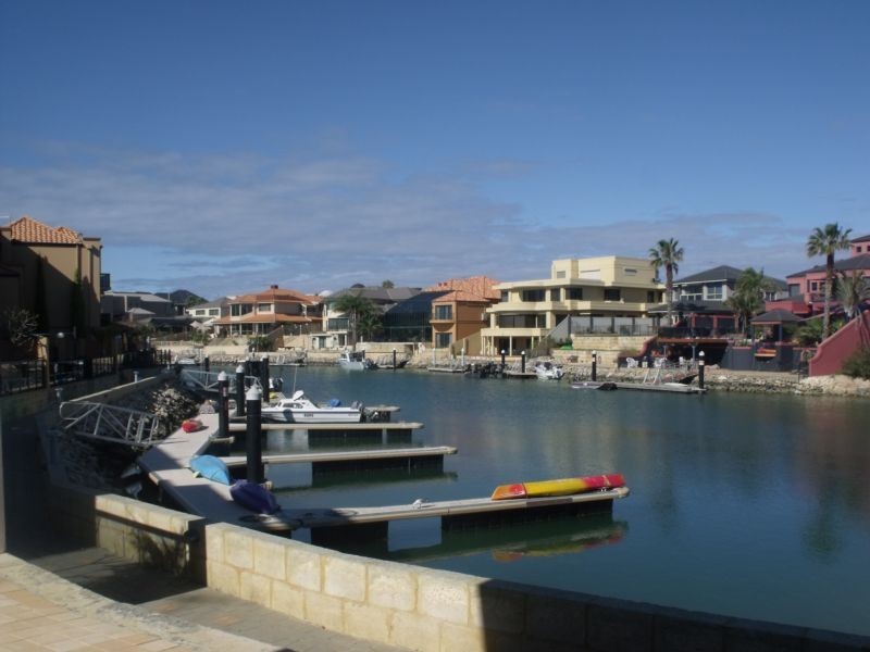 21 Rosslare Promenade, Mindarie WA 6030