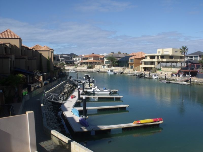 21 Rosslare Promenade, Mindarie WA 6030