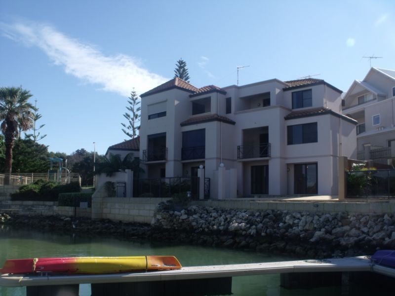 21 Rosslare Promenade, Mindarie WA 6030