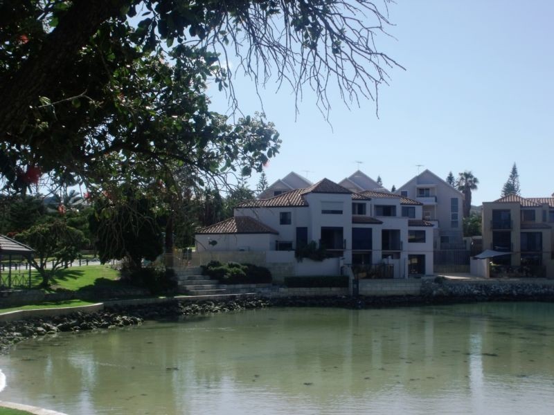 21 Rosslare Promenade, Mindarie WA 6030