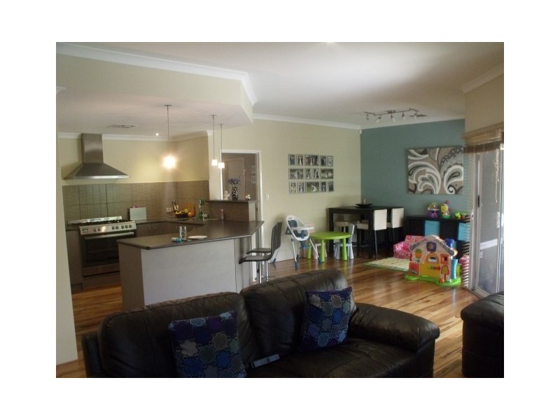 9 Triller Bend, Tapping WA 6065