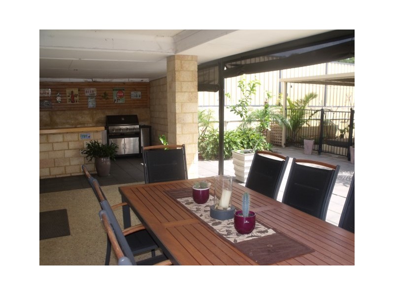 9 Triller Bend, Tapping WA 6065