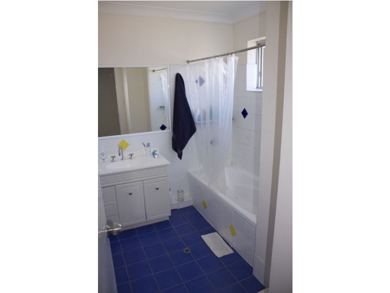 1/56 Kitchener Street, Coorparoo QLD 4151