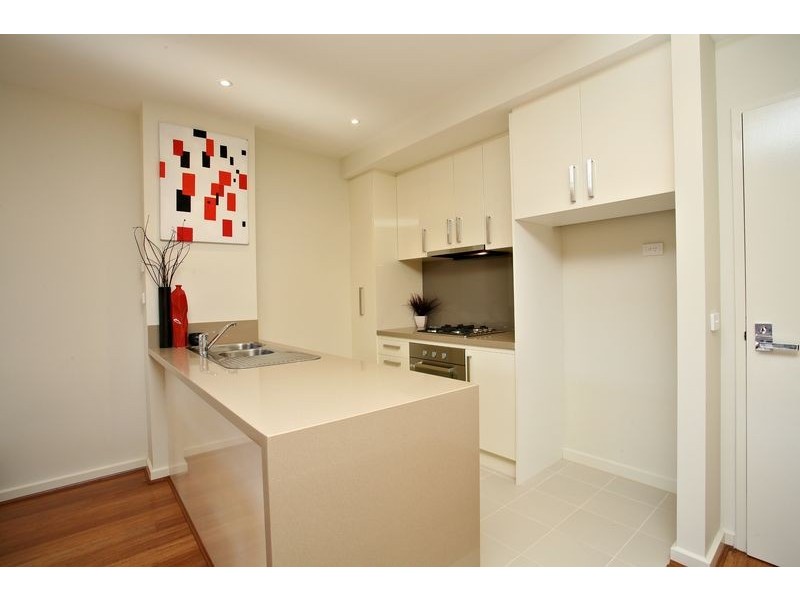 8 Burrowes Street, Ascot Vale VIC 3032