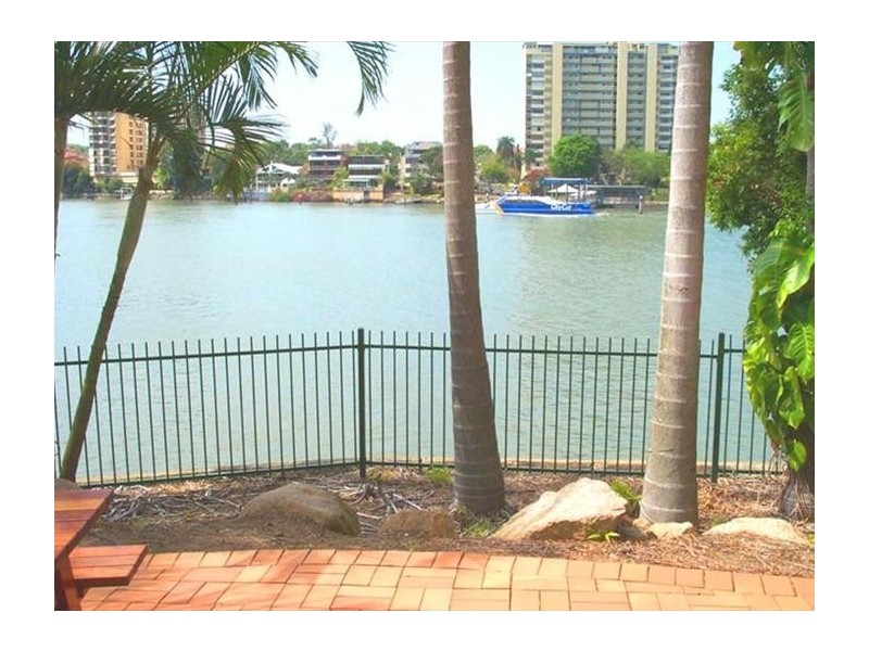 56 Thorn Street, Kangaroo Point QLD 4169