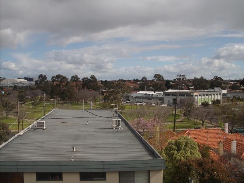 211/8 Burrowes Street, Ascot Vale VIC 3032