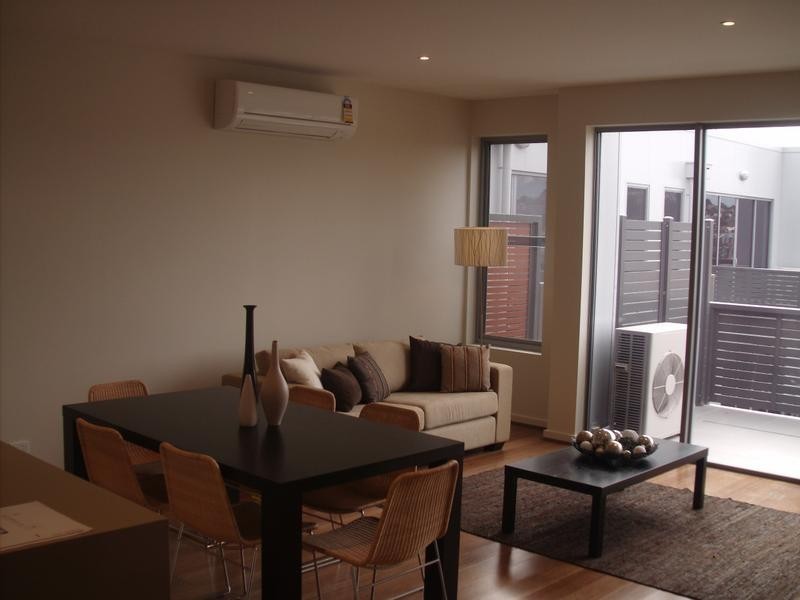 211/8 Burrowes Street, Ascot Vale VIC 3032