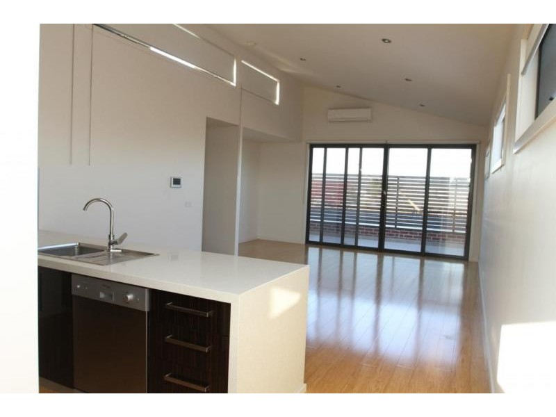 2/90 Bruce Street, Coburg VIC 3058