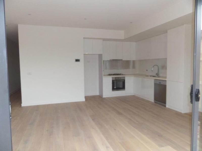 4/4 Essex Street, Pascoe Vale VIC 3044