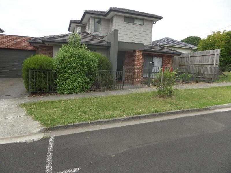 14 Forbes Grove, Oak Park VIC 3046