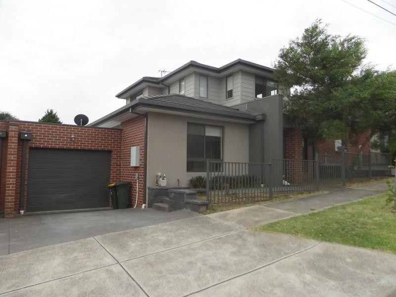 14 Forbes Grove, Oak Park VIC 3046
