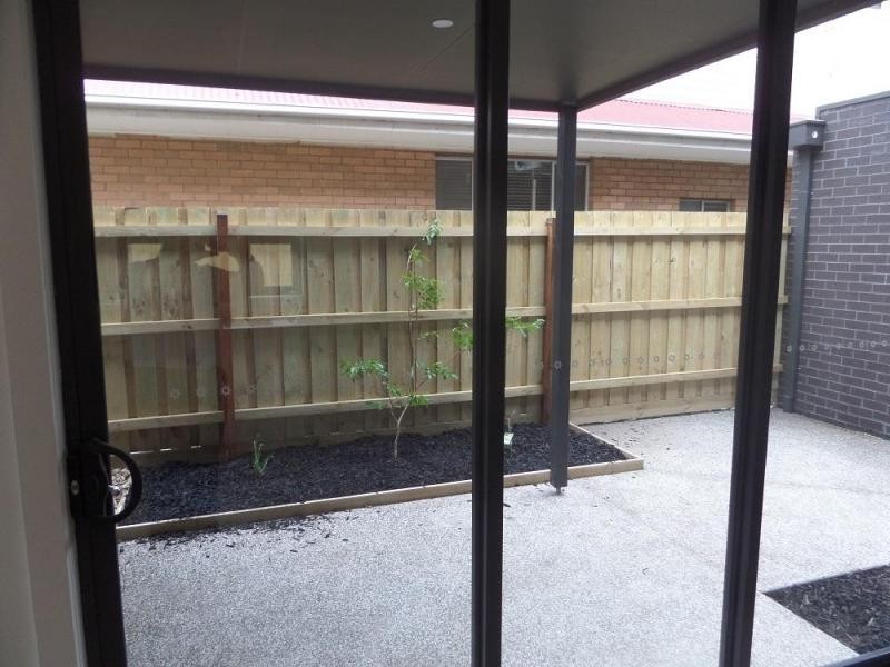 1/4 Essex Street, Pascoe Vale VIC 3044