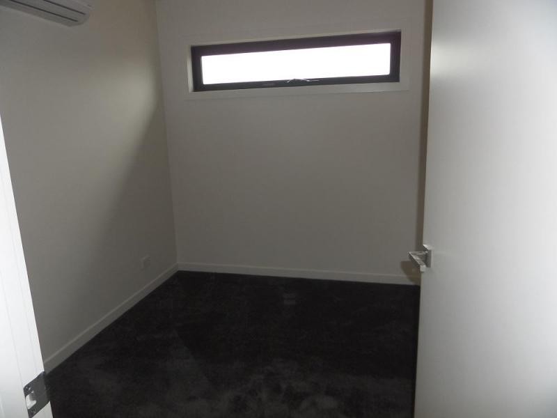 1/4 Essex Street, Pascoe Vale VIC 3044