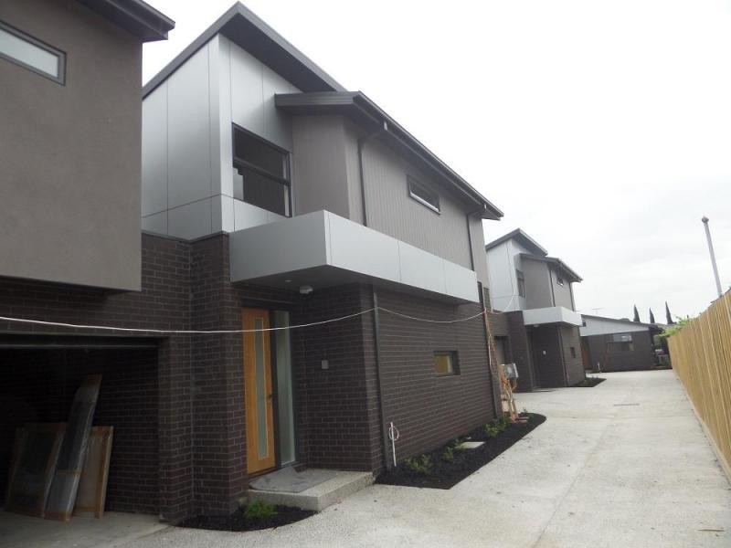 2/4 4 Essex Street, Pascoe Vale VIC 3044