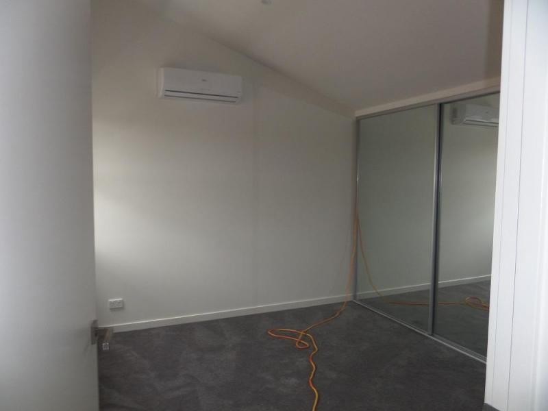 2/4 4 Essex Street, Pascoe Vale VIC 3044