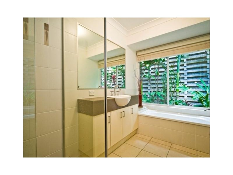 12 Barnes Drive, Buderim QLD 4556