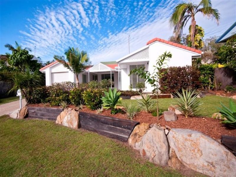 8 Akounah Crescent, Buddina QLD 4575