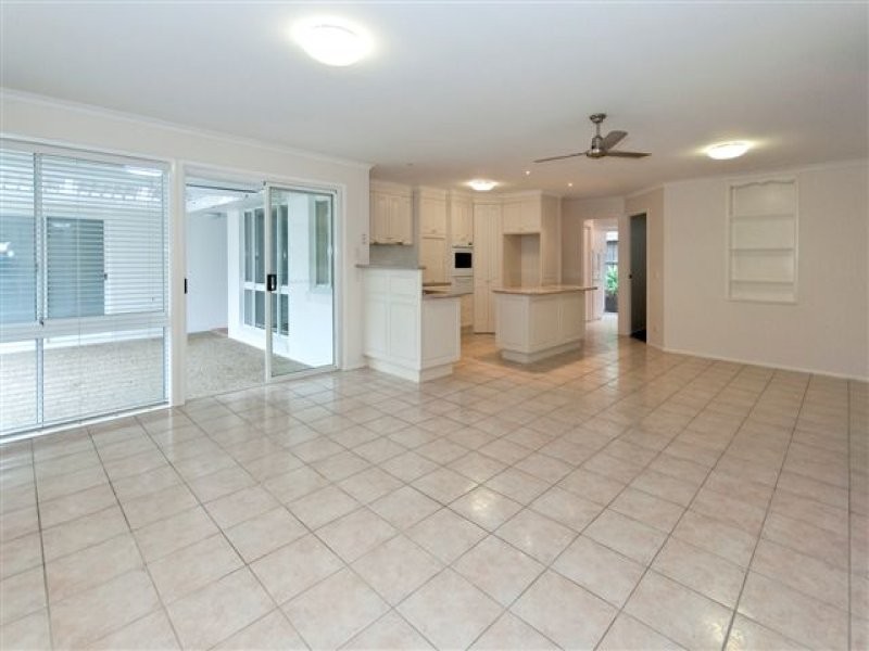 8 Akounah Crescent, Buddina QLD 4575