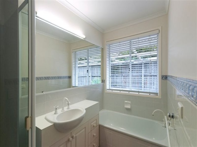 8 Akounah Crescent, Buddina QLD 4575