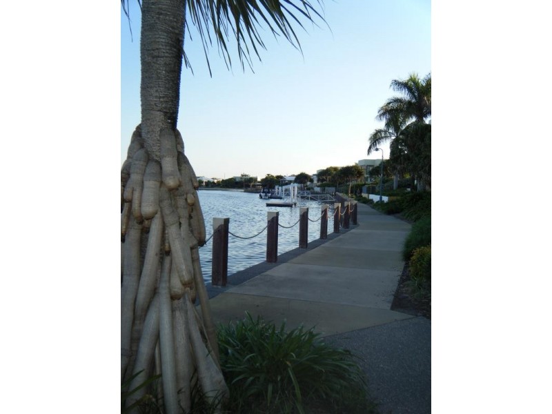 20 Seychelles Place, Kawana Island QLD 4575