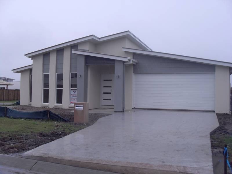 3 Lark Circuit, Mountain Creek QLD 4557