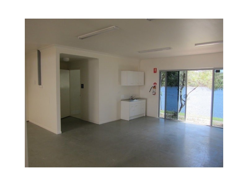 4/23 Premier Circuit, Warana QLD 4575