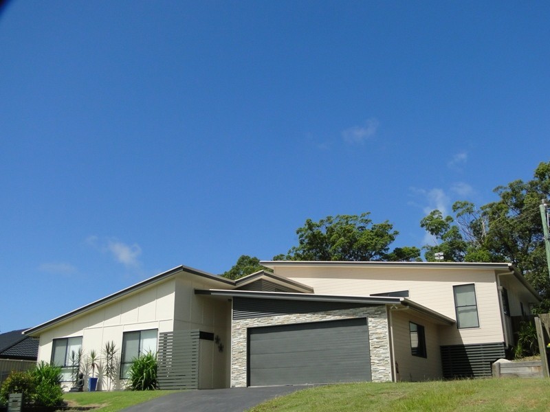 6 Cullen Drive, Little Mountain QLD 4551