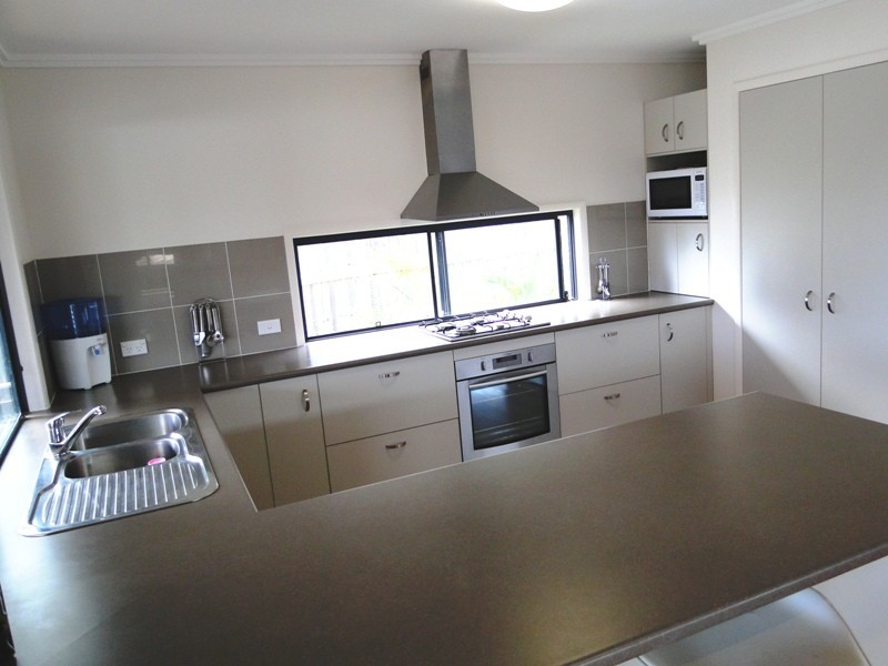 6 Cullen Drive, Little Mountain QLD 4551