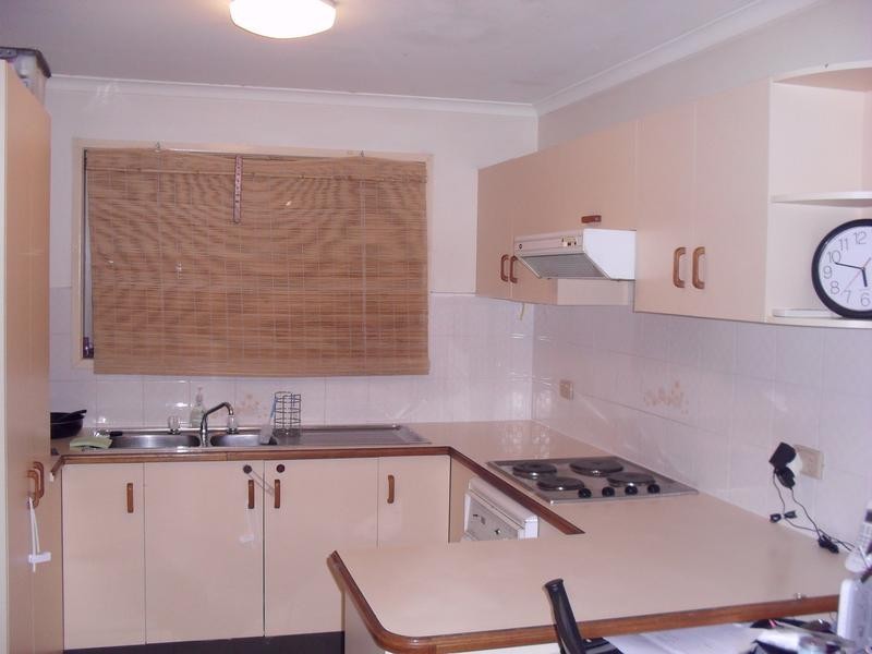 2/212 Broadwater Avenue West, Maroochydore QLD 4558