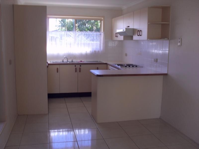 2/212 Broadwater Avenue West, Maroochydore QLD 4558