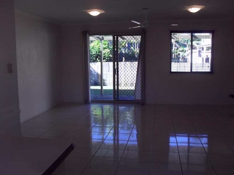 2/212 Broadwater Avenue West, Maroochydore QLD 4558