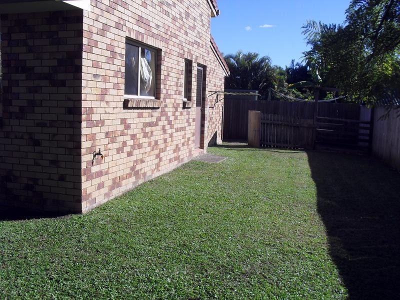 2/212 Broadwater Avenue West, Maroochydore QLD 4558